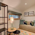 Diard, Detached Chalet, Alpes Agency, Sleeps 6 To 8 샬레