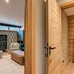 Diard, Detached Chalet, Alpes Agency, Sleeps 6 To 8 샬레 *