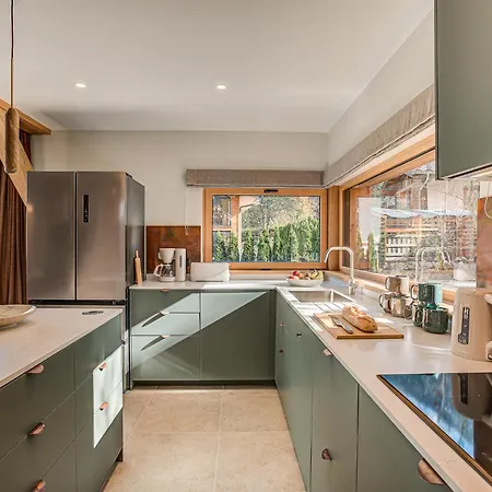 Diard, Detached Chalet, Alpes Agency, Sleeps 6 To 8 בקתה