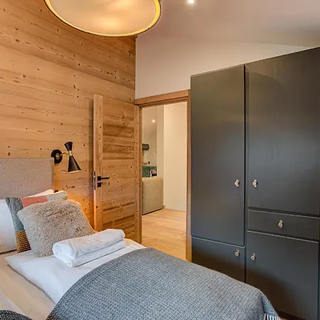 Diard, Detached Chalet, Alpes Agency, Sleeps 6 To 8 בקתה