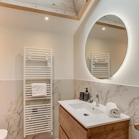 Diard, Detached Chalet, Alpes Agency, Sleeps 6 To 8 בקתה *